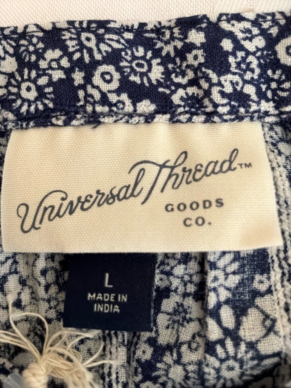 Universal Thread Blue and White Floral Square-Neck Blouse - Picture 6 of 6